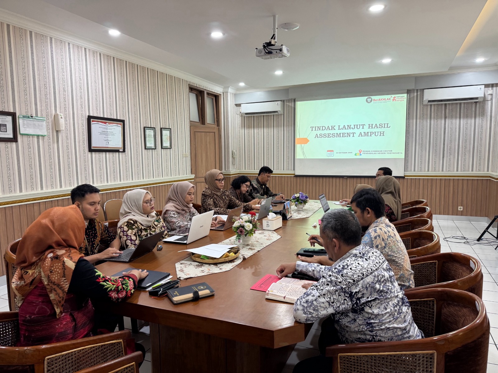 Pengadilan Negeri Yogyakarta Melaksanakan Rapat Koordinasi Tindak Lanjut Pemeriksaan AMPUH oleh Badan Peradilan Umum Pengadilan Negeri Yogyakarta Melaksanakan Rapat Koordinasi Tindak Lanjut Pemeriksaan AMPUH oleh Badan Peradilan Umum