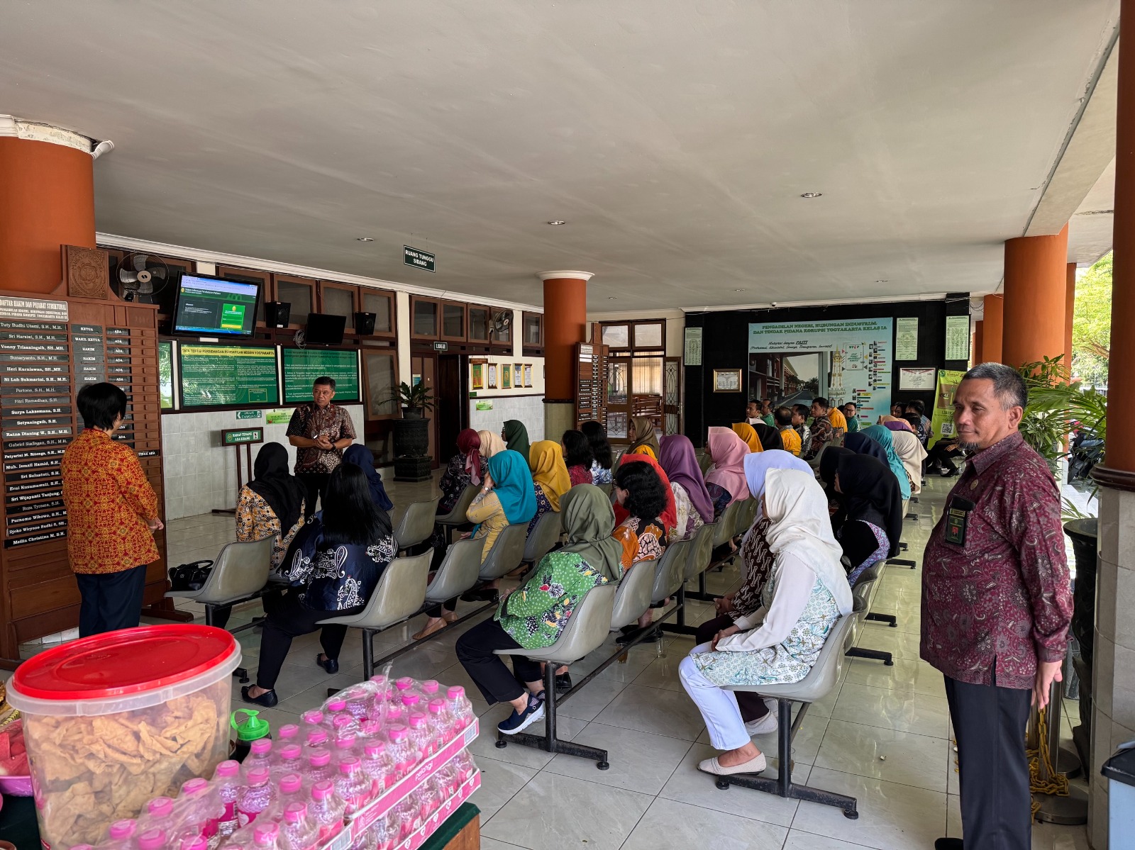 Sarapan Pagi bersama Rutin Pengadilan Negeri Yogyakarta 31 Oktober 2025 Sarapan Pagi bersama Rutin Pengadilan Negeri Yogyakarta 31 Oktober 2025