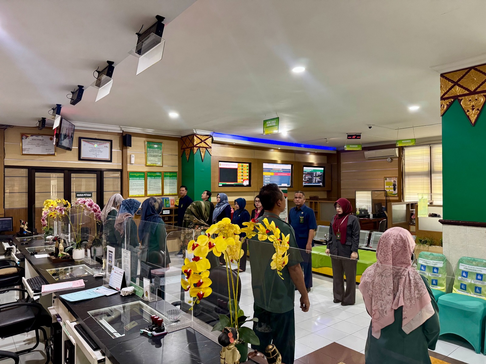 Apel Pagi Rutin Petugas PTSP 5 November 2025 Apel Pagi Rutin Petugas PTSP 5 November 2025