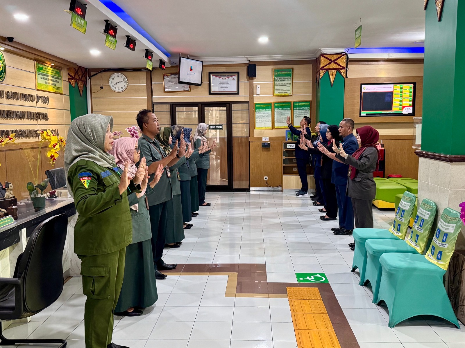 Apel Pagi Rutin Petugas PTSP 5 November 2025