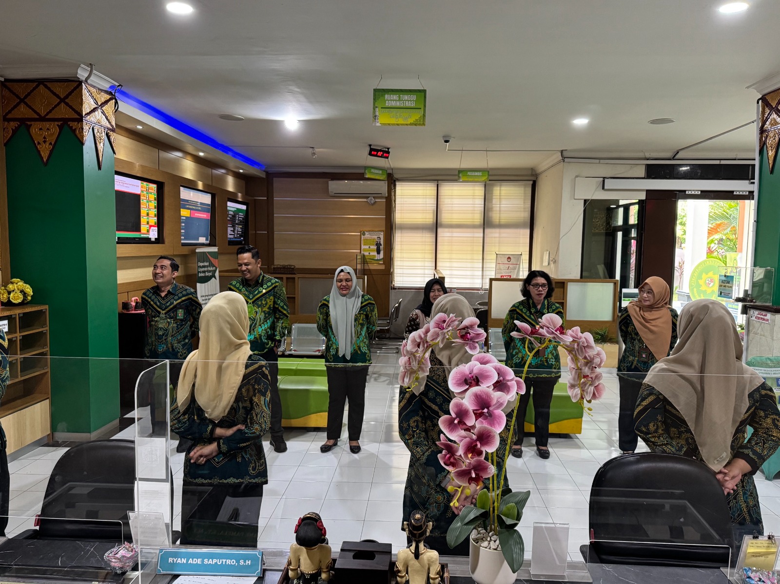 Apel Pagi Rutin Petugas PTSP 6 November 2025 Apel Pagi Rutin Petugas PTSP 6 November 2025