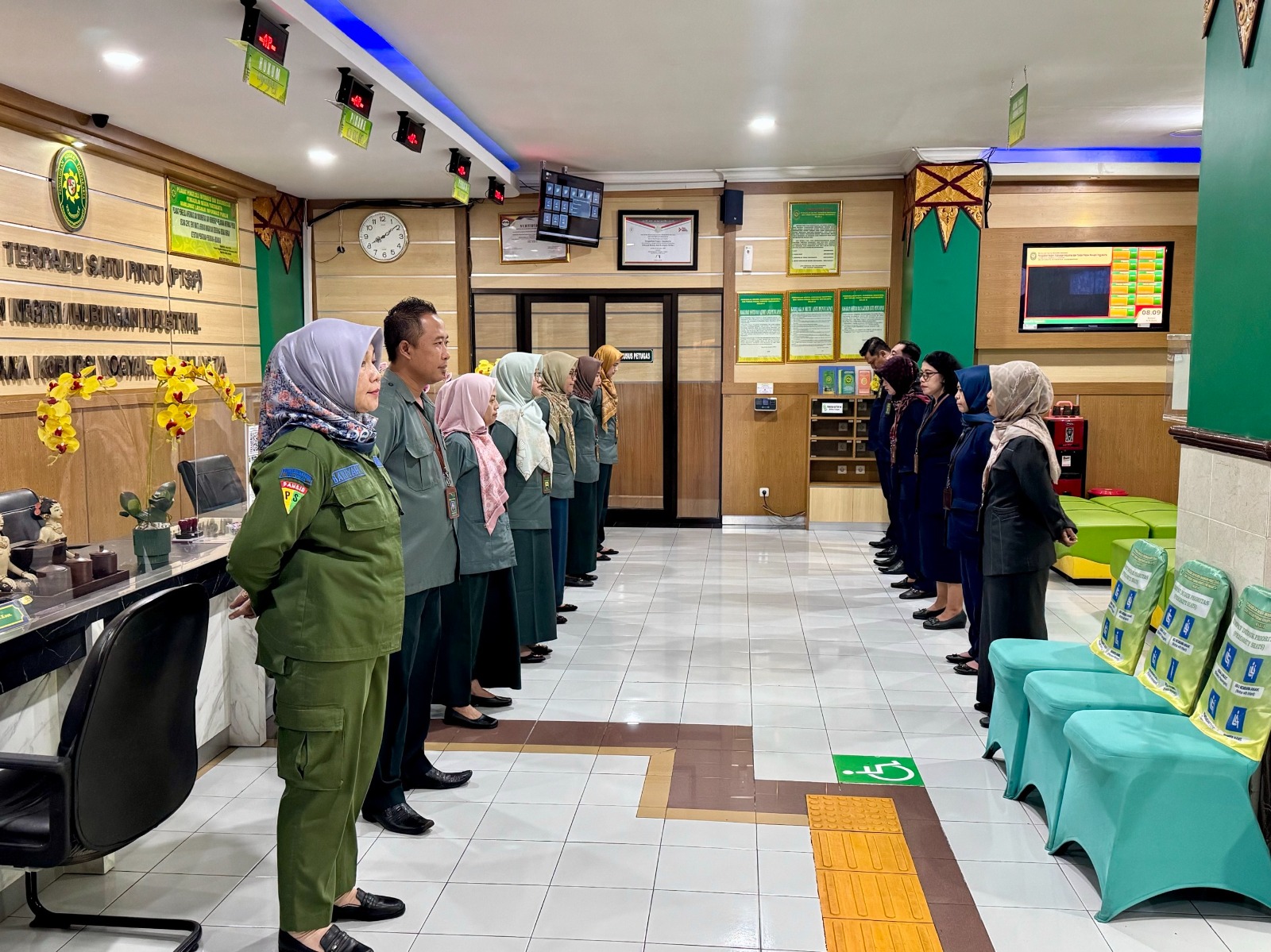 Apel Pagi Rutin Petugas PTSP 11 November 2025