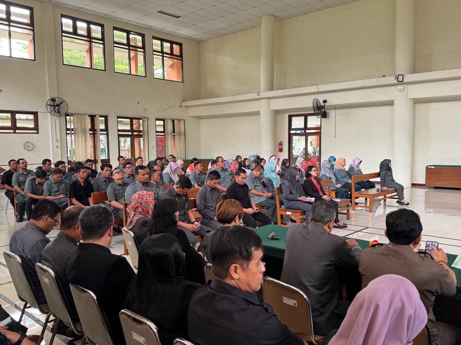 Rapat Pembinaan dan Monev Kinerja Pengadilan Negeri Yogyakarta Bulan Oktober 2025 Rapat Pembinaan dan Monev Kinerja Pengadilan Negeri Yogyakarta Bulan Oktober 2025