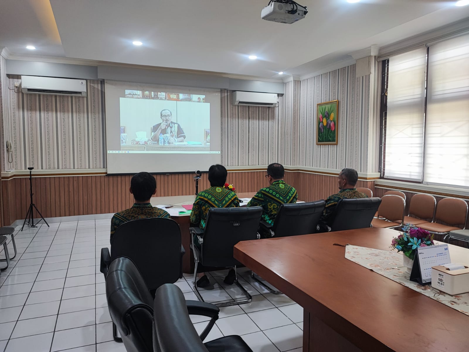 Pengadilan Negeri Yogyakarta Mengikuti Rapat Monev Kedisiplinan oleh Pengadilan Tinggi Yogyakarta Pengadilan Negeri Yogyakarta Mengikuti Rapat Monev Kedisiplinan oleh Pengadilan Tinggi Yogyakarta
