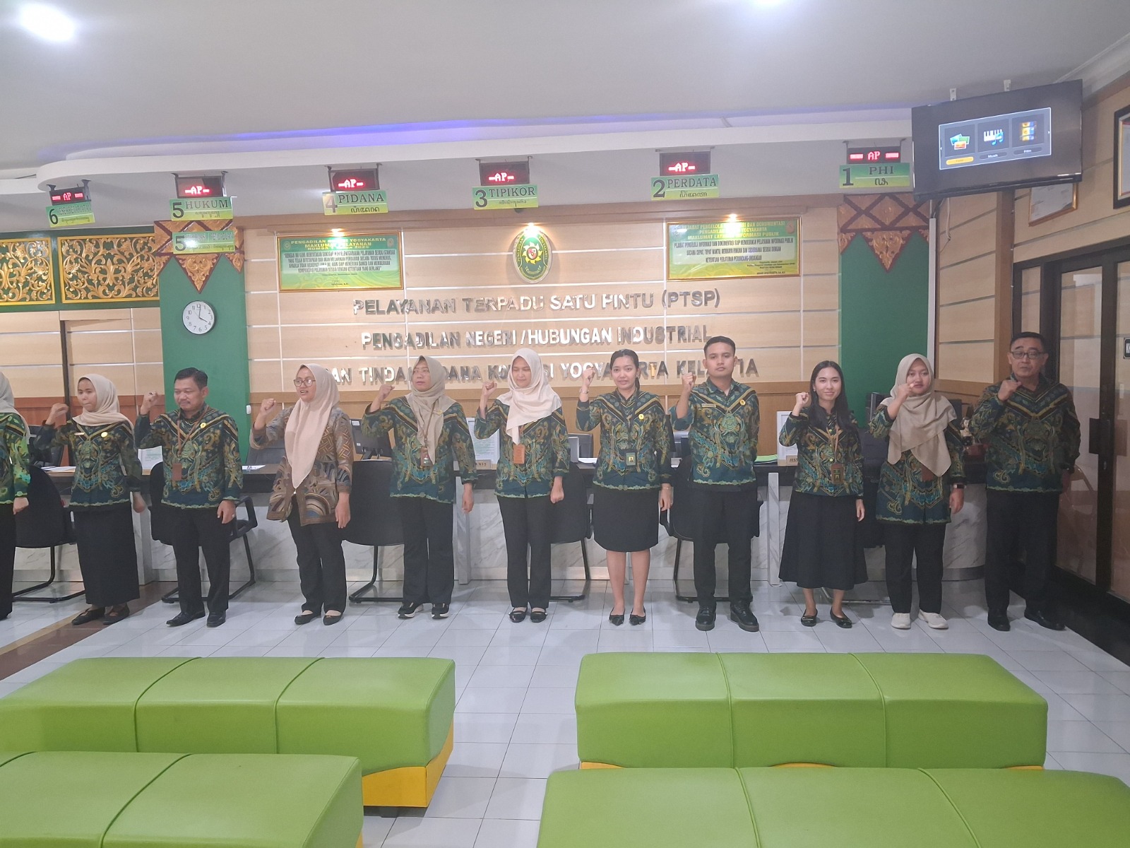 Apel Sore Petugas PTSP 8 Januari 2026 Apel Sore Petugas PTSP 8 Januari 2026