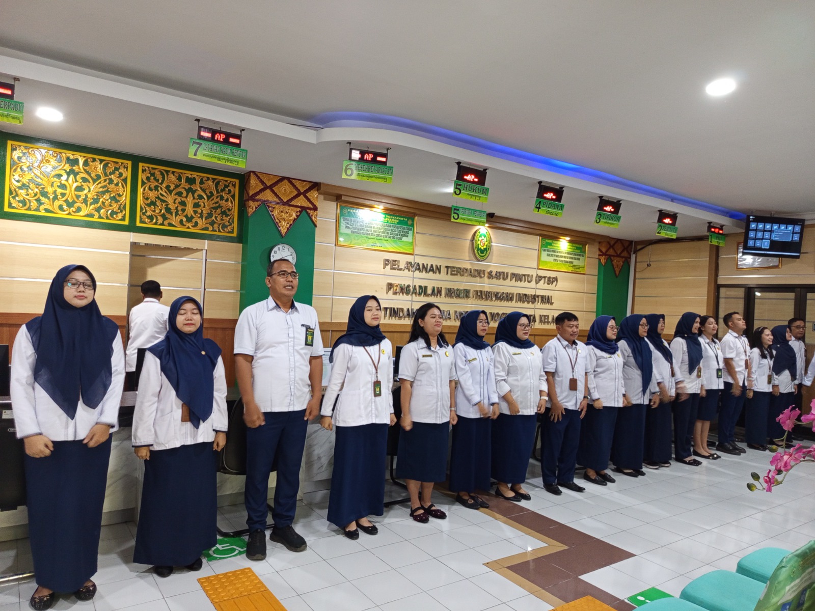 Apel Pagi Rutin Petugas PTSP 12 Januari 2026