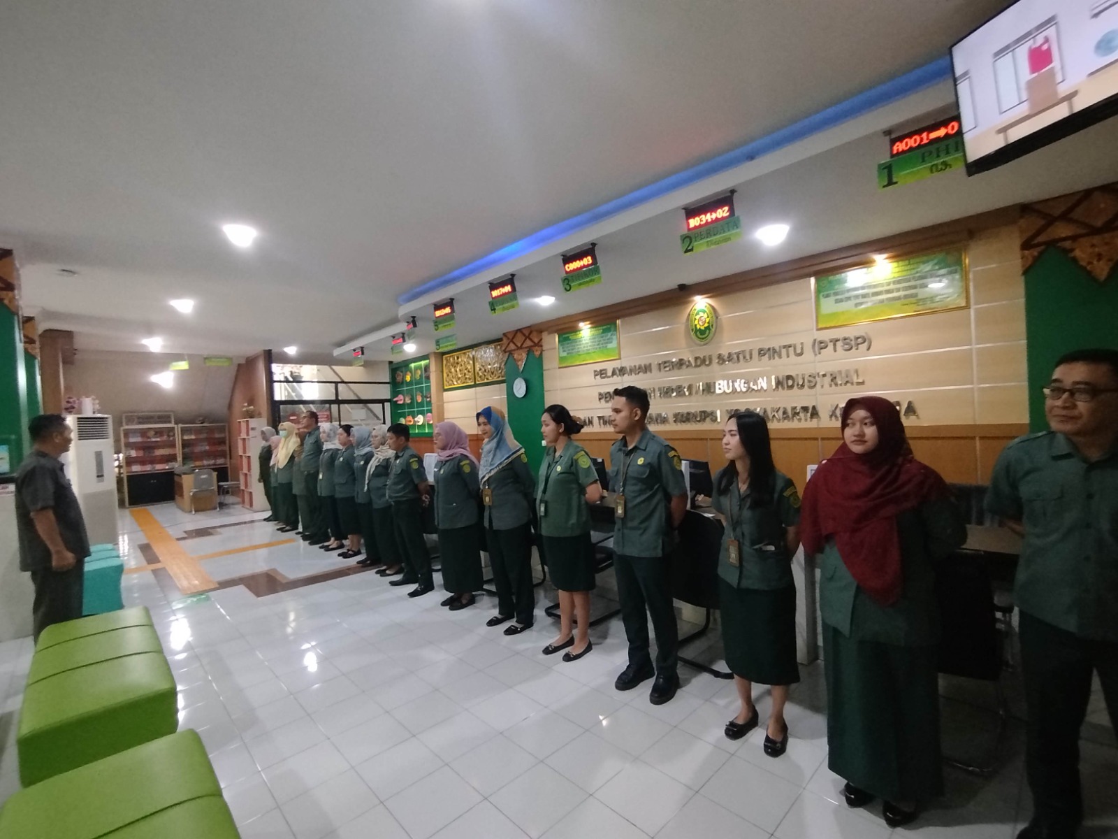 Apel Pagi Rutin Petugas PTSP 14 Januari 2026