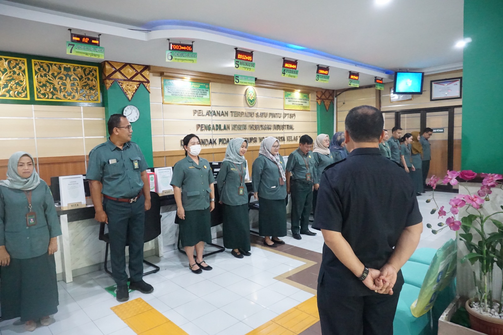 Apel Pagi Rutin Petugas PTSP 28 Januari 2026