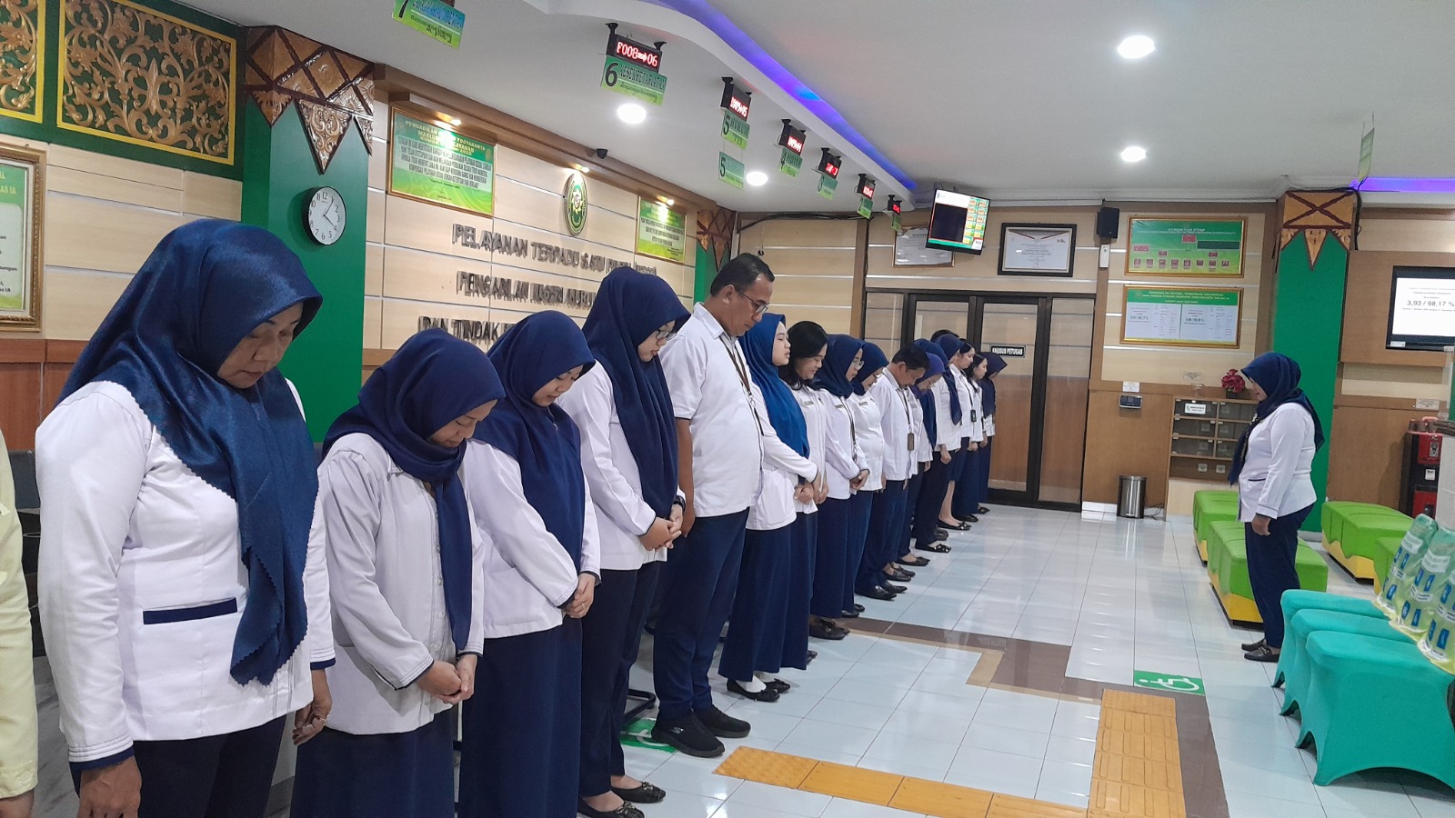 Apel Sore Rutin Petugas PTSP 9 Februari 2026 Apel Sore Rutin Petugas PTSP 9 Februari 2026