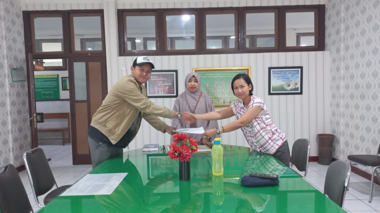 Perdamaian Perkara Gugatan melalui Mediasi Pengadilan Negeri Yogyakarta Perdamaian Perkara Gugatan melalui Mediasi Pengadilan Negeri Yogyakarta