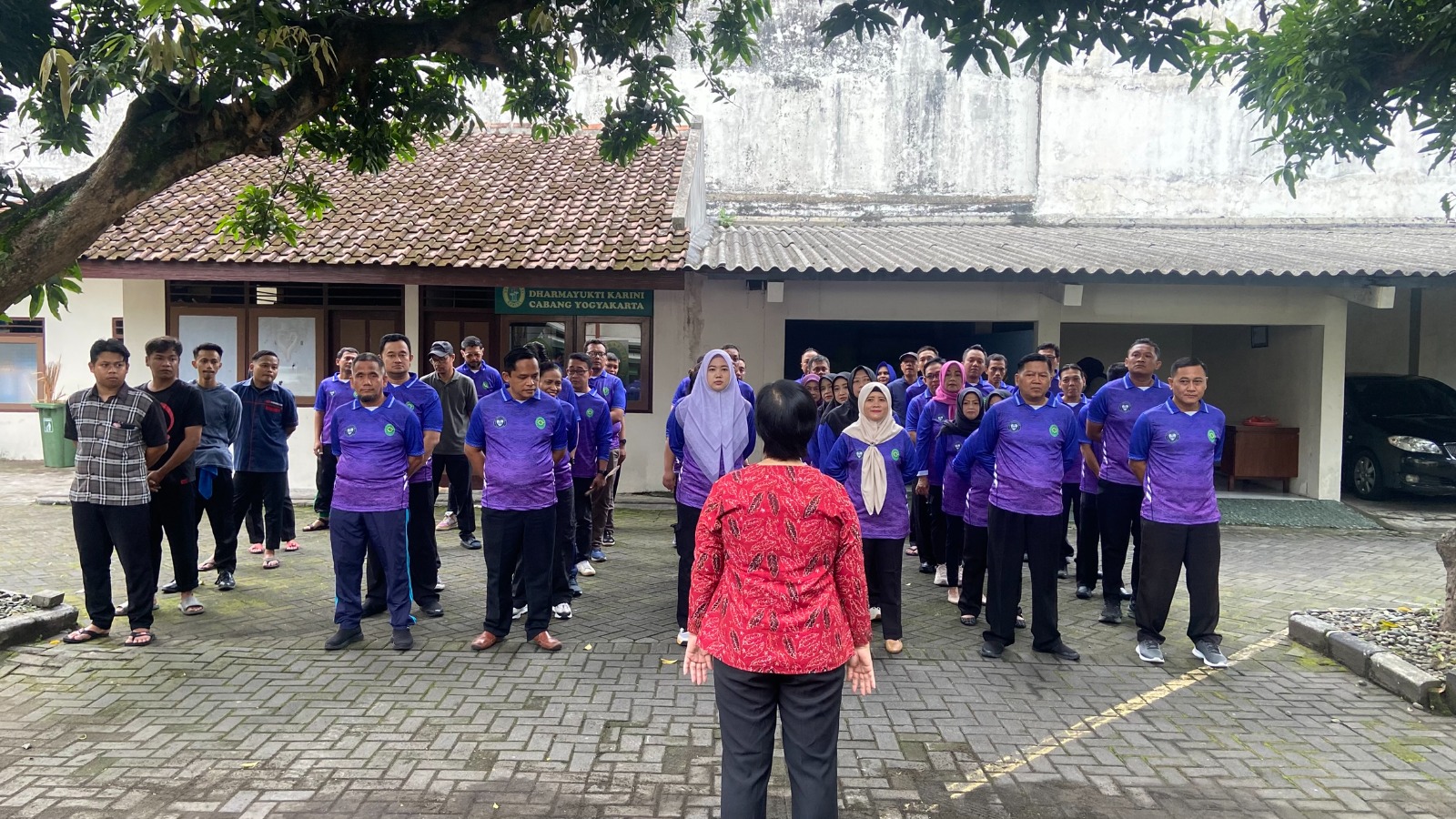 Kerja Bakti Rutin Pengadilan Negeri Yogyakarta Kerja Bakti Rutin Pengadilan Negeri Yogyakarta