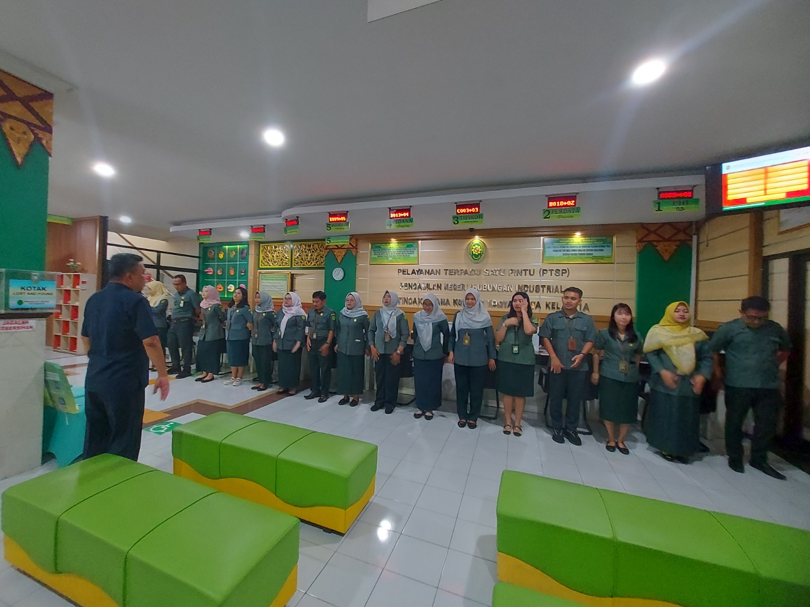 Apel Pagi Rutin Petugas PTSP 8 April 2026 Apel Pagi Rutin Petugas PTSP 8 April 2026