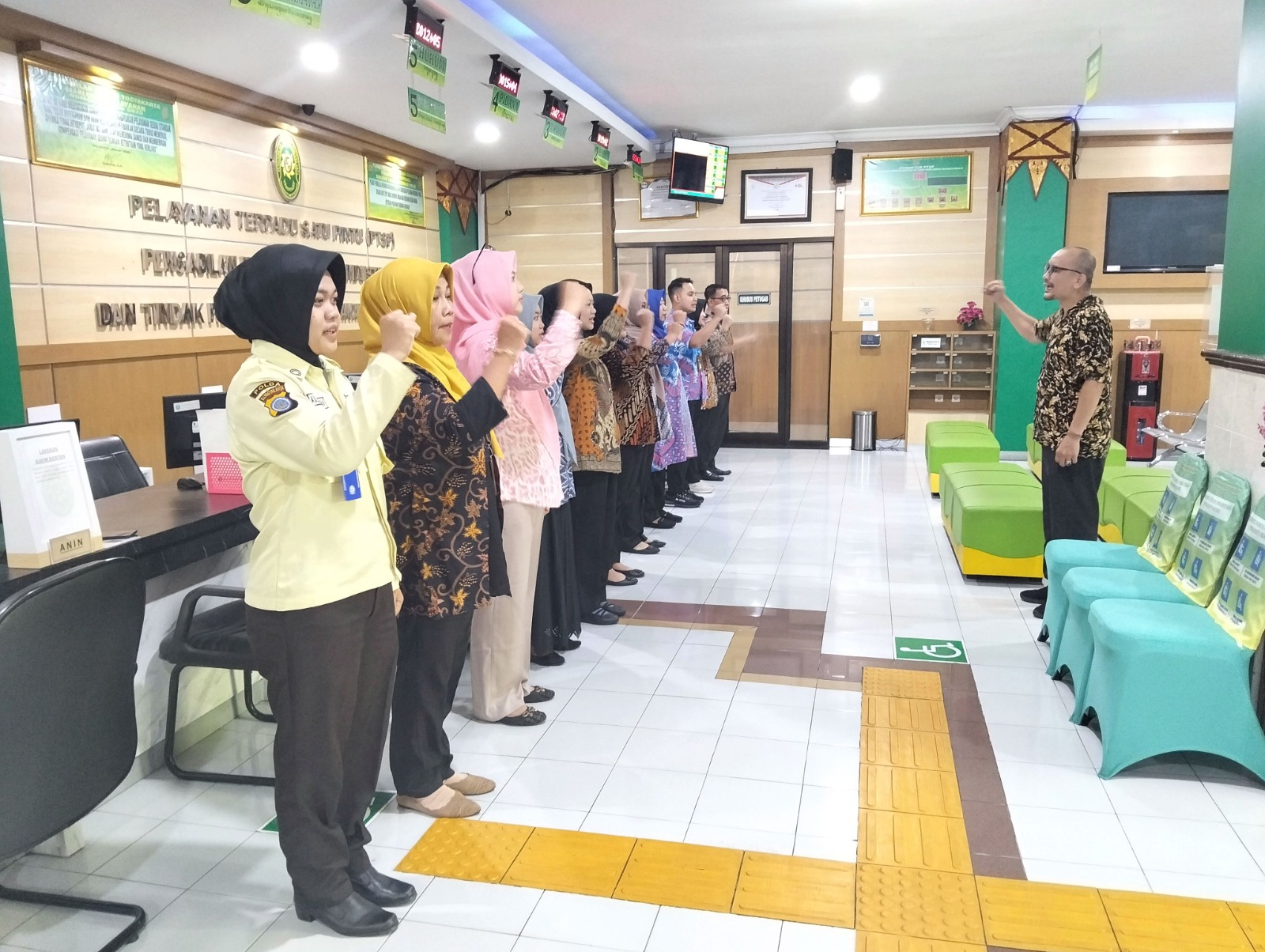 Apel Pagi Rutin Petugas PTSP 24 April 2026