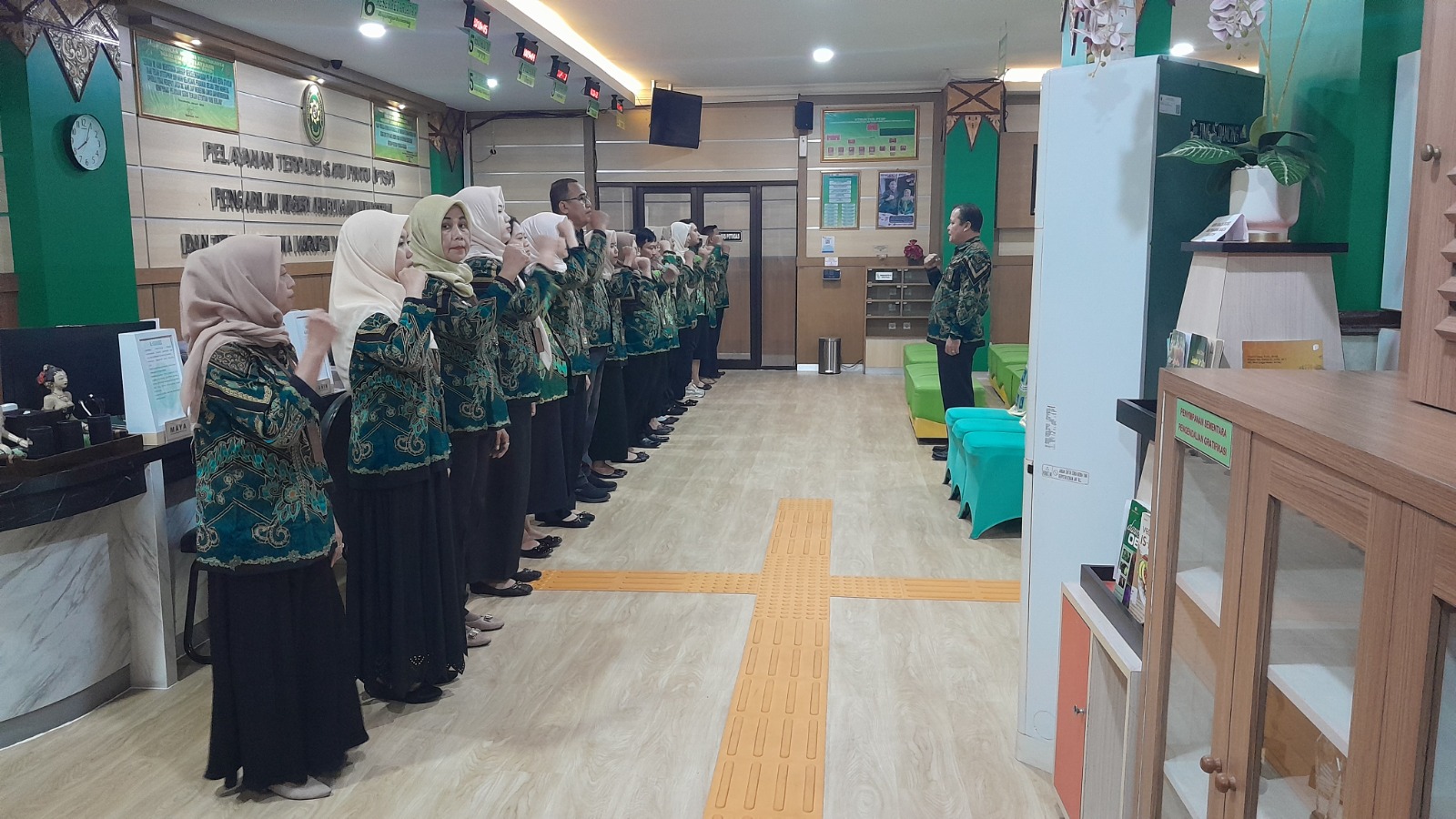 Apel Pagi Rutin Petugas PTSP 18 Juni 2026