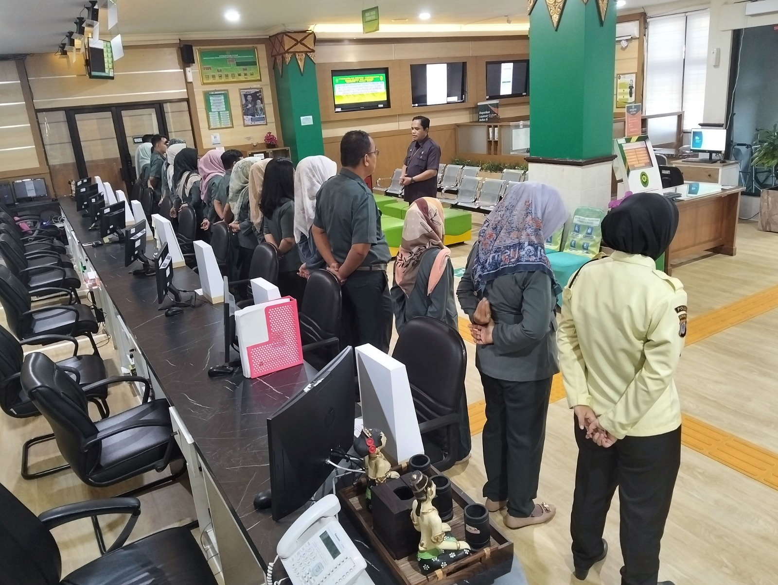 Apel Pagi Rutin Petugas PTSP 24 Juni 2026