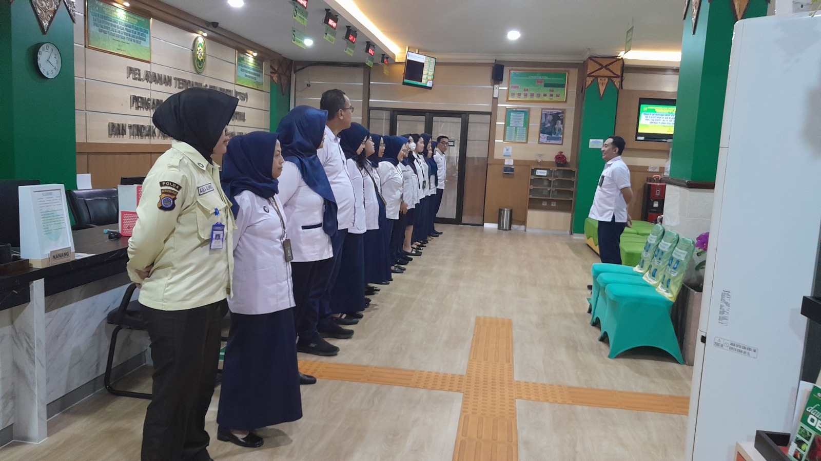 Apel Sore Rutin Petugas PTSP 6 Juli 2026 Apel Sore Rutin Petugas PTSP 6 Juli 2026