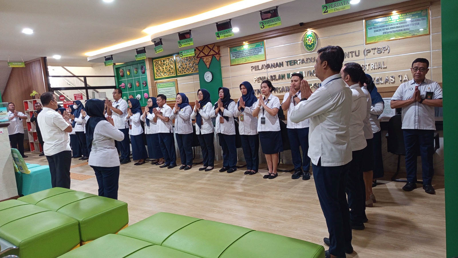 Apel Pagi Rutin Petugas PTSP 13 Juli 2026 Apel Pagi Rutin Petugas PTSP 13 Juli 2026