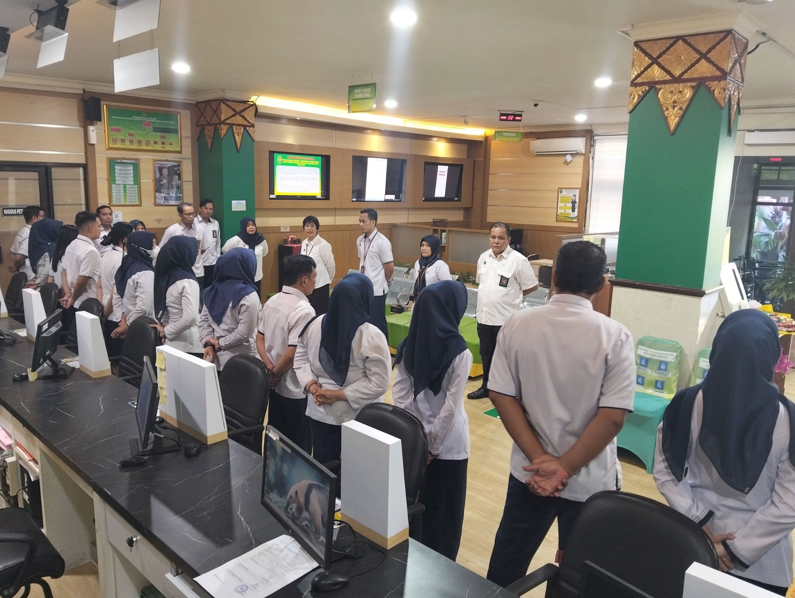 Apel Pagi Rutin Petugas PTSP 20 Juli 2026 Apel Pagi Rutin Petugas PTSP 20 Juli 2026