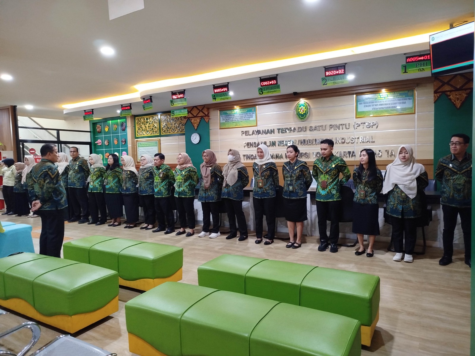 Apel Pagi Rutin Petugas PTSP 23 Juli 2026 Apel Pagi Rutin Petugas PTSP 23 Juli 2026