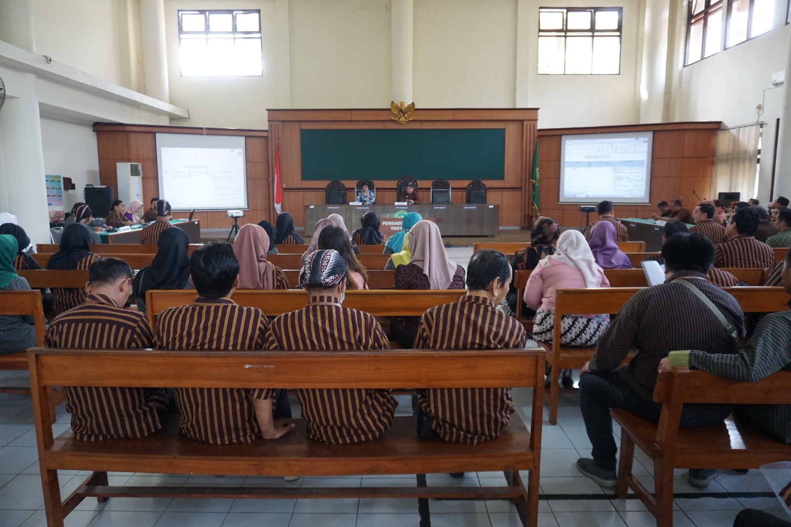 Rapat Monev Pembangunan Zona Integritas Menuju WBBM Pengadilan Negeri Yogyakarta Bulan Juni 2026 Rapat Monev Pembangunan Zona Integritas Menuju WBBM Pengadilan Negeri Yogyakarta Bulan Juni 2026