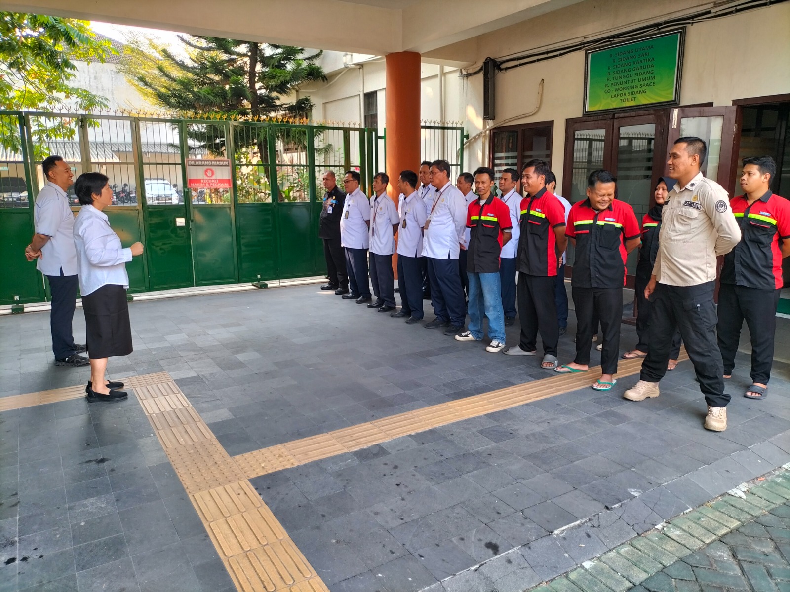Apel Petugas Jaga Sidang Pengadilan Negeri Yogyakarta Apel Petugas Jaga Sidang Pengadilan Negeri Yogyakarta