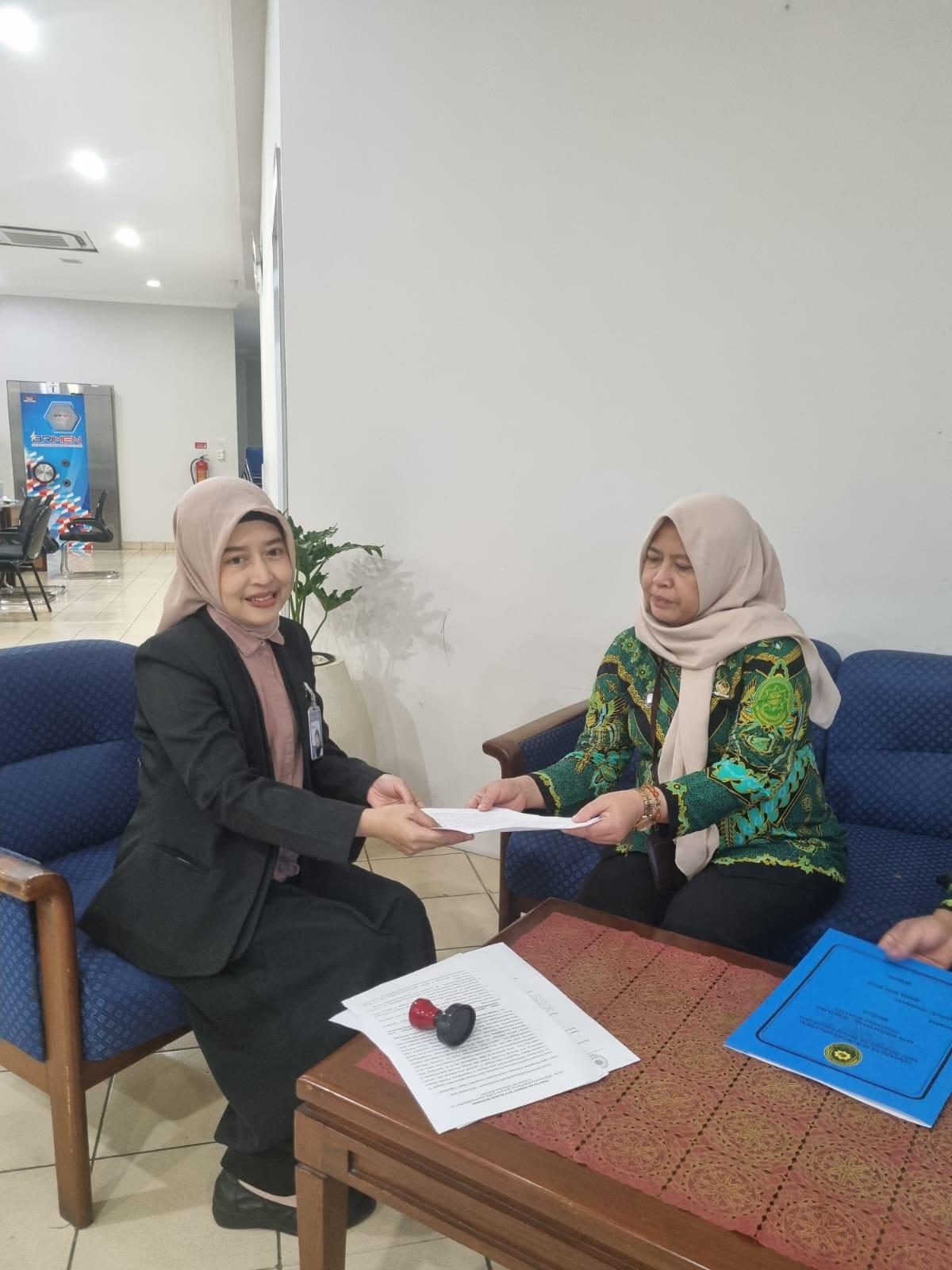 Pengadilan Negeri Yogyakarta Melaksanakan Eksekusi Perkara Perdata Khusus secara Sukarela Pengadilan Negeri Yogyakarta Melaksanakan Eksekusi Perkara Perdata Khusus secara Sukarela