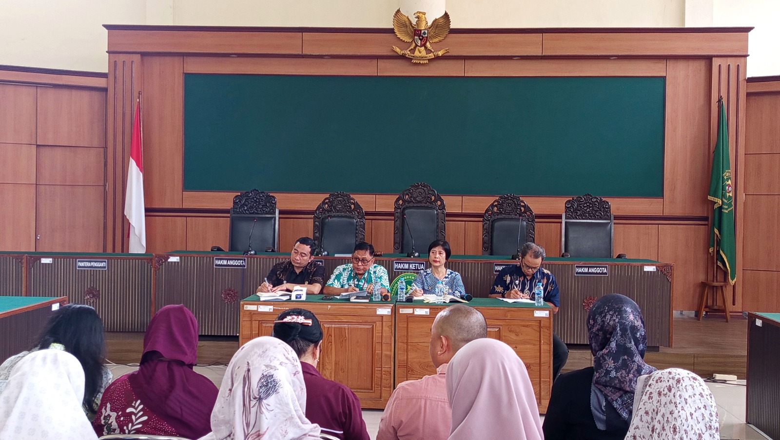 Pengadilan Negeri Yogyakarta Melakukan Audiensi dengan Perwakilan Orang Tua Korban Perkara Daycare Pengadilan Negeri Yogyakarta Melakukan Audiensi dengan Perwakilan Orang Tua Korban Perkara Daycare