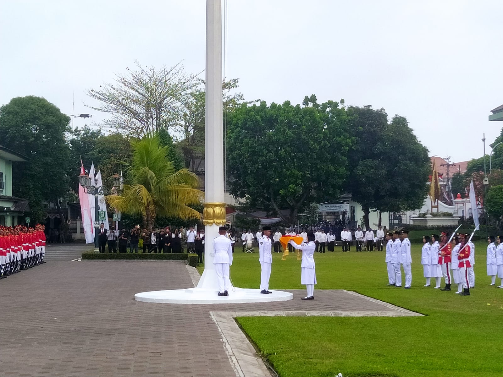 Ketua Pengadilan Negeri Yogyakarta Mengikuti Upacara Bendera Peringatan HUT Kemerdekaan RI ke-81 Tahun 2026 di Balaikota Yogyakarta