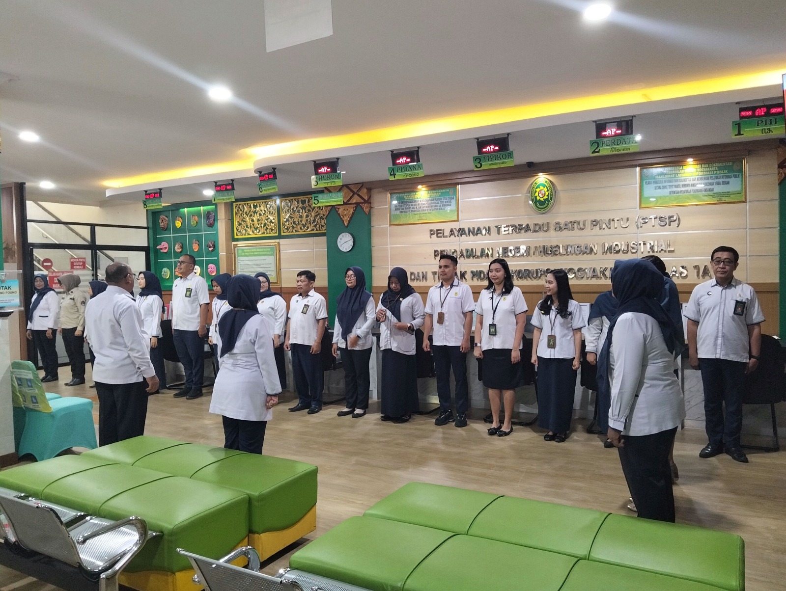 Apel Pagi Rutin Petugas PTSP 12 Oktober 2026